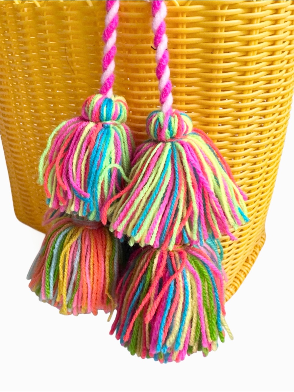 NWT Terez + Las Guanacas Recycled Handwoven Waterproof Banana Yellow Tassel Bag - Picture 6 of 10
